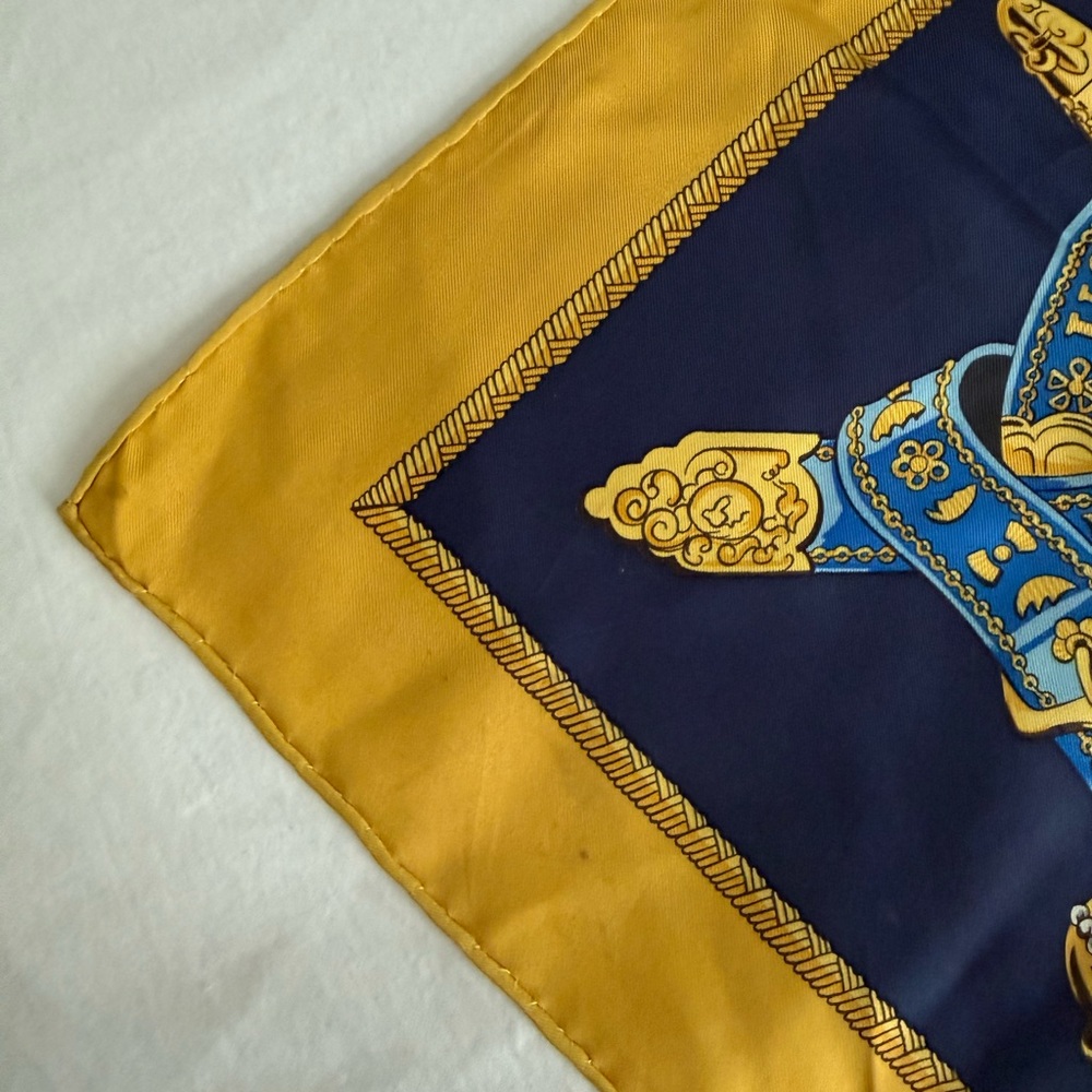 1977 HERMES VINTAGE QUEENS SILVER JUBILEE SILK SCARF - Picture 6 of 12
